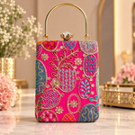 RIYA CLUTCH