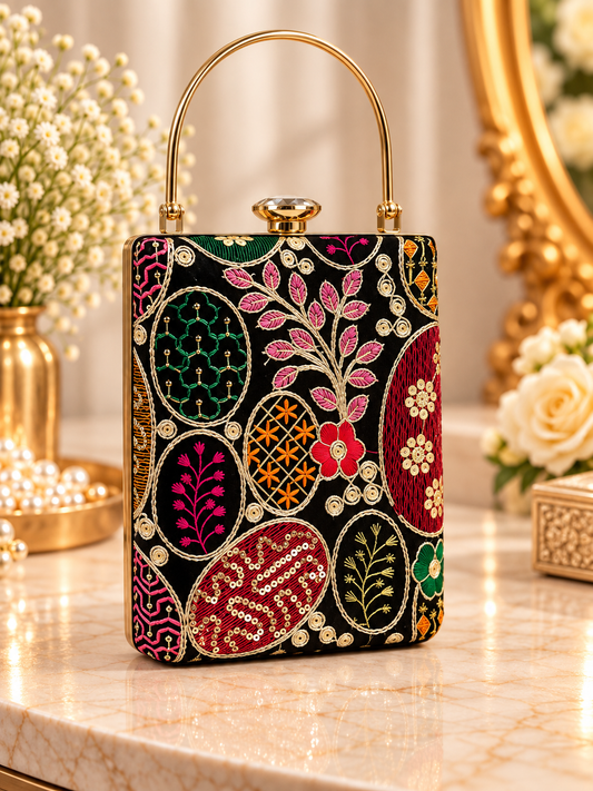 RIYA CLUTCH