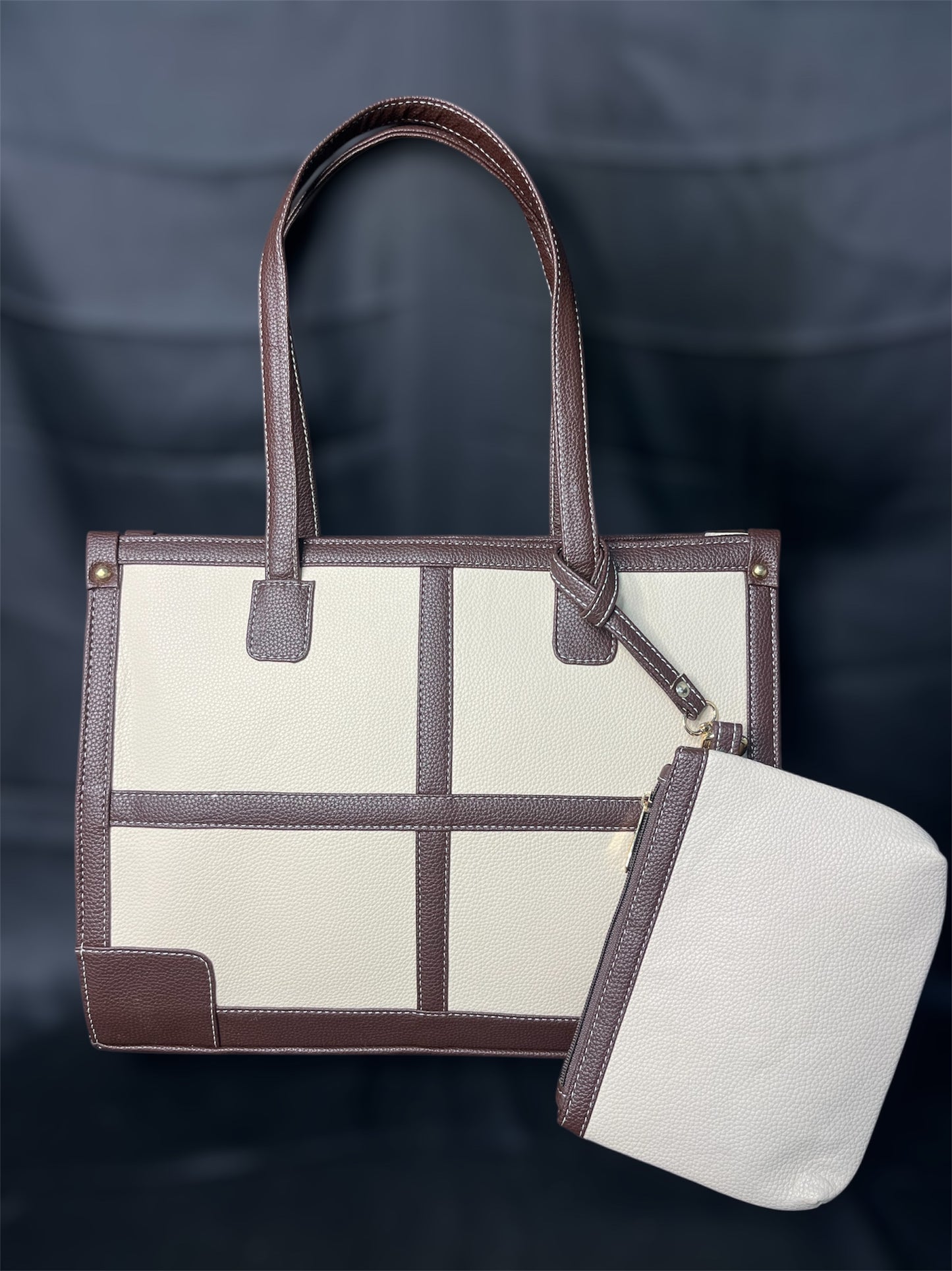 DAILY TOTE