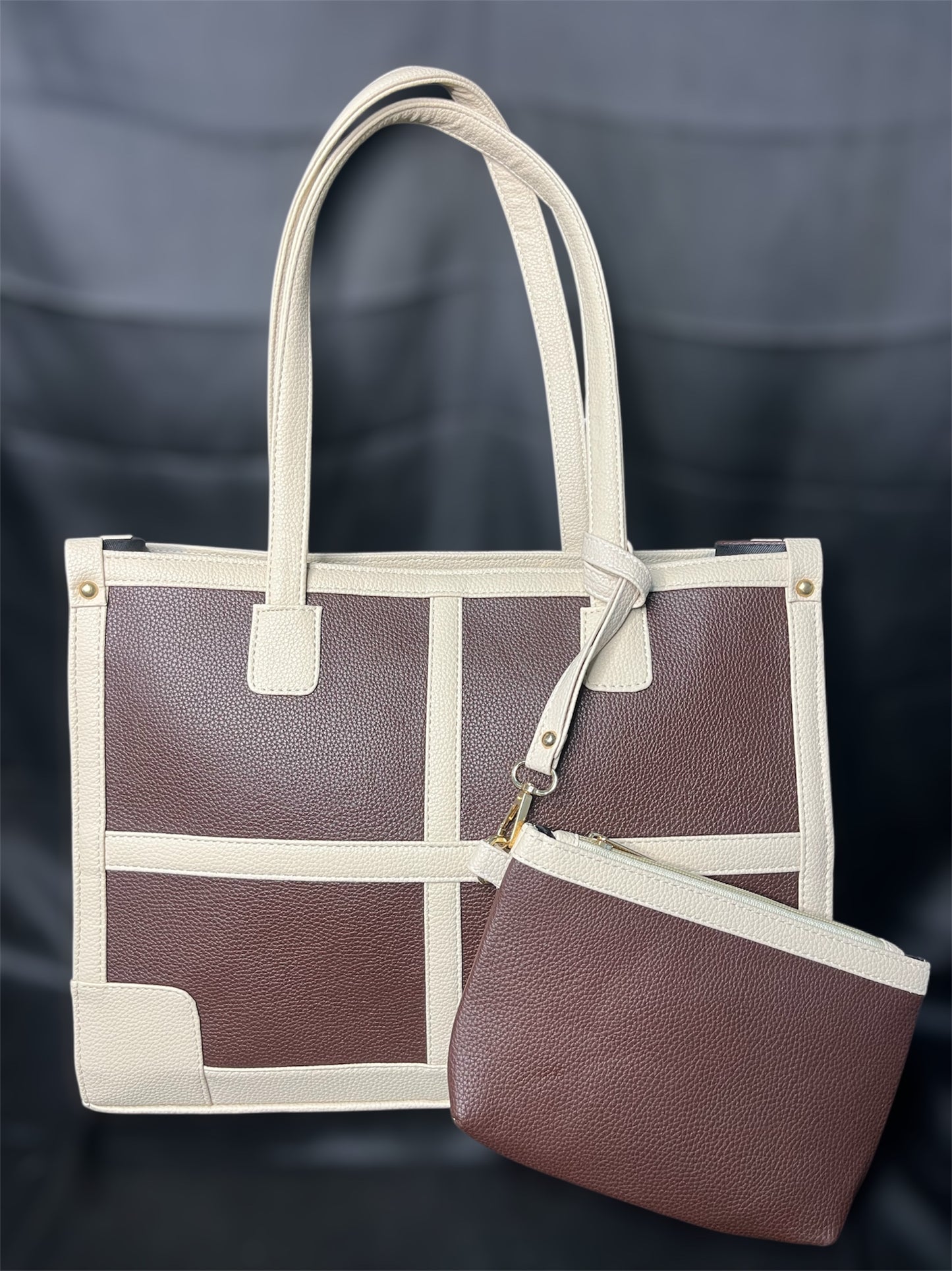 DAILY TOTE